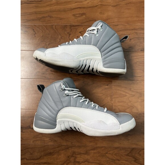 Jordan 12 Stealth 2022 Size 13 Pre-Owned 130690-617 White Grey